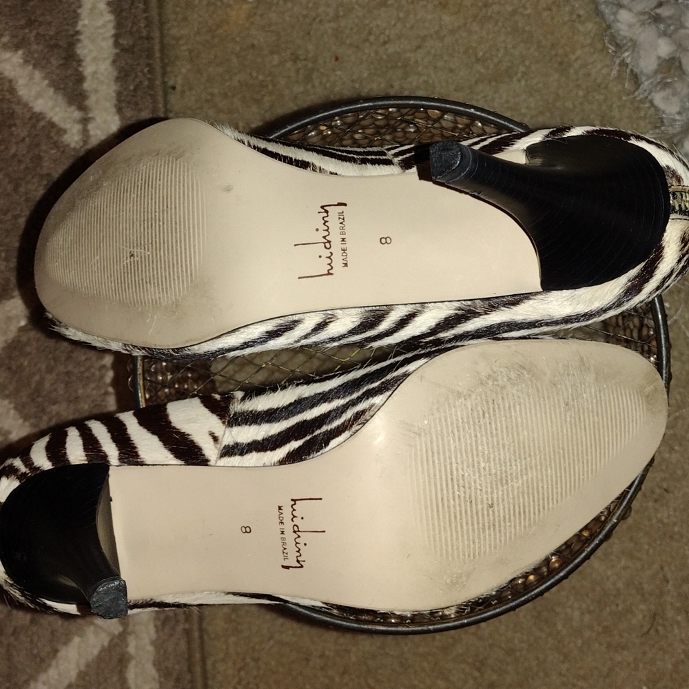 Zebra horse hair  trim in red new heels pumps. - Picture 9 of 10